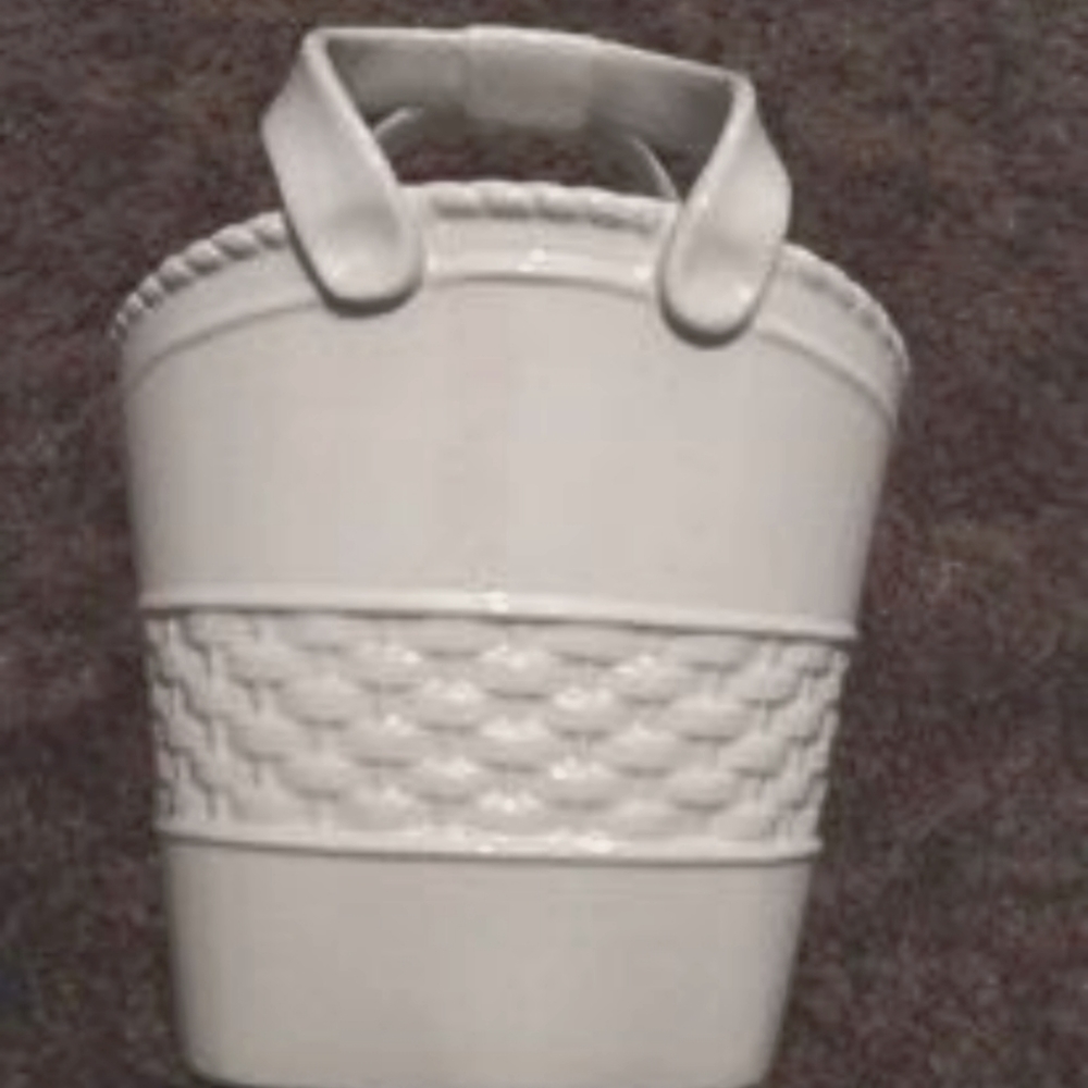 Vintage weave basket...stonewear